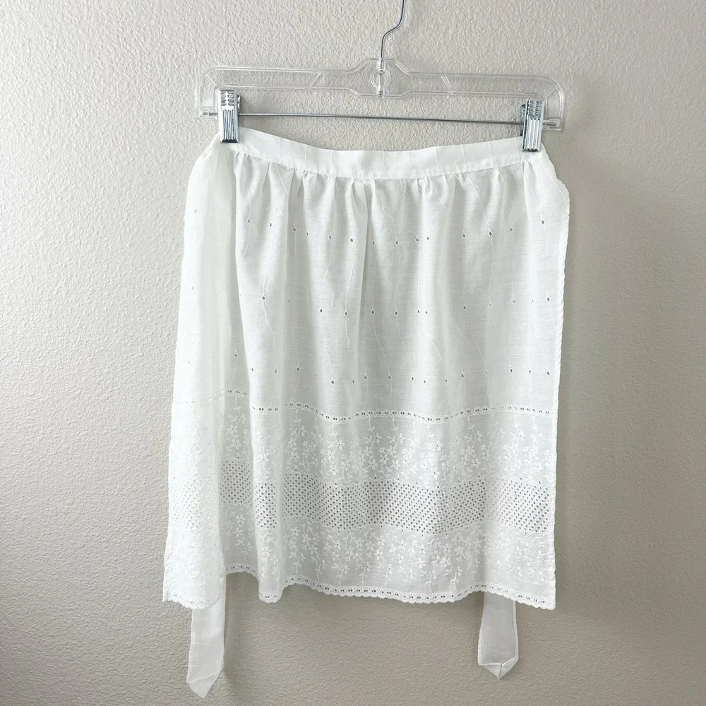 Handmade White Apron Lace Eyelet Vintage Kitchen
